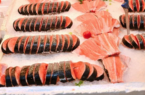 Восемь из десяти испанцев едят лосося дома хотя бы раз в месяц
