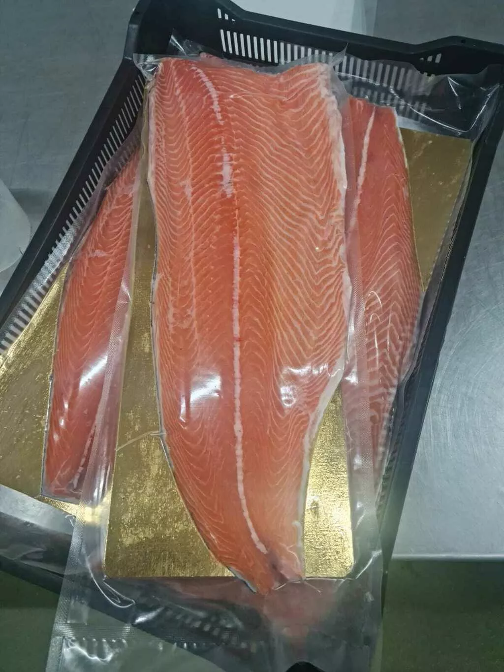 фотография продукта Филе судака и лосося, форель, толстолоб