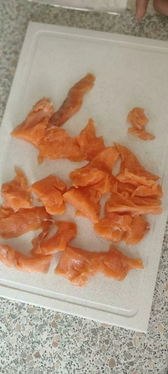 фотография продукта  куски лосося без кожи 50+,без костей .